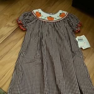 Size 5 smocked pumpkin
